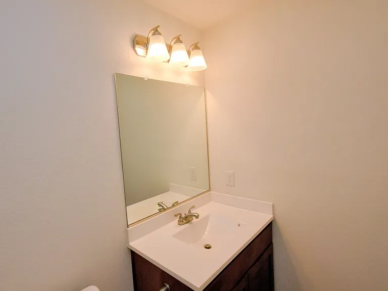 4115 Franklin St — Photo 2