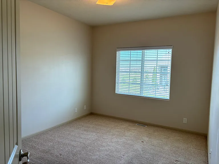 16411 Camden Ave — Photo 13