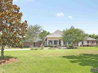 1217 Mills Pointe Dr, Zachary, LA 70791