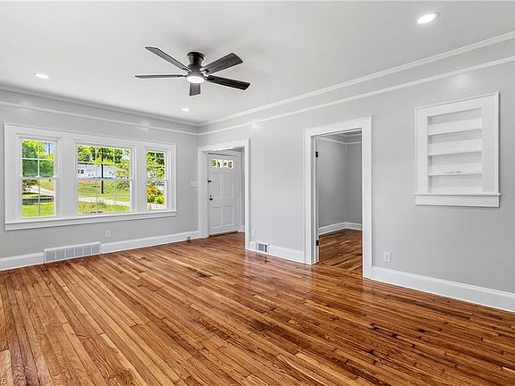 5th image of 3111 Lucas St