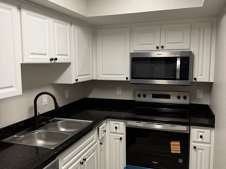 3712 Iowa Ave #202 — Photo 3