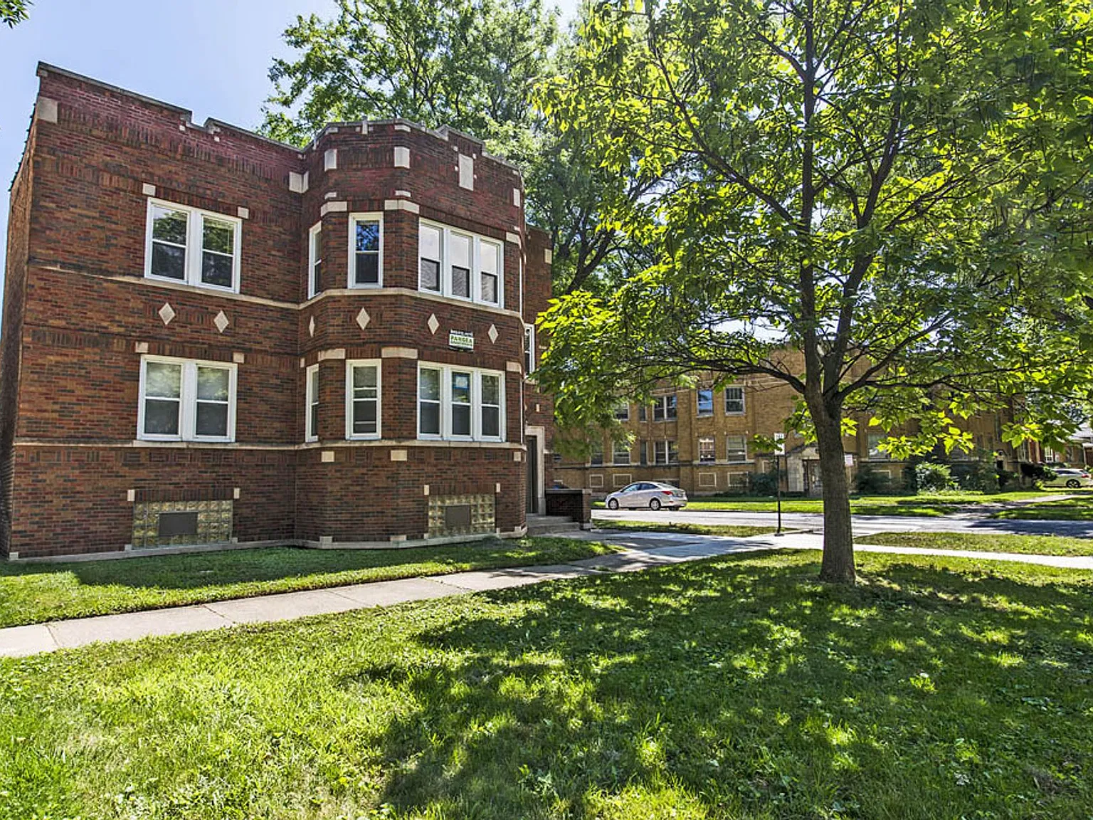 7159 S Wabash — Photo 4