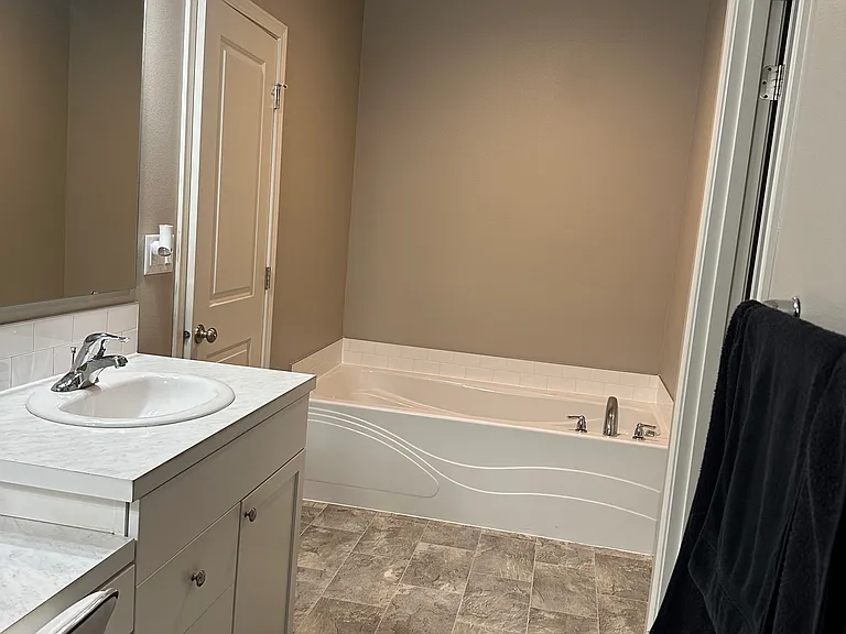 7705 Cassiar Dr — Photo 25