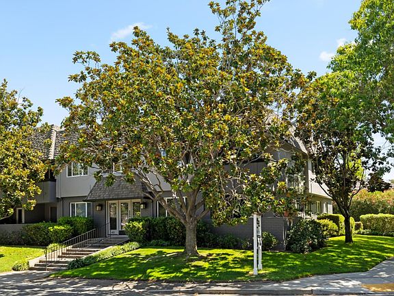 3rd image of 461 Burgess Dr APT 12