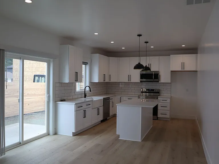 1205 E Adeline Ave — Photo 15