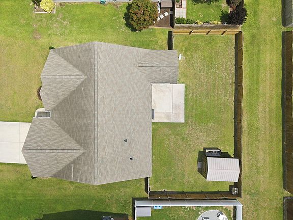 4th image of 801 Emerald Park Drive