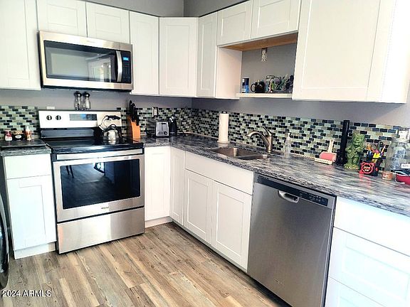 4th image of 1159 E VAUGHN Street #B