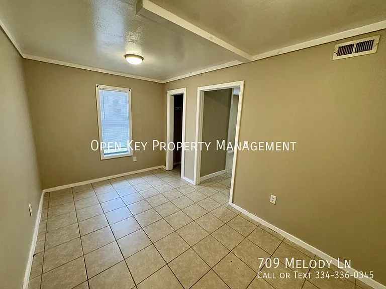 709 Melody Ln — Photo 6