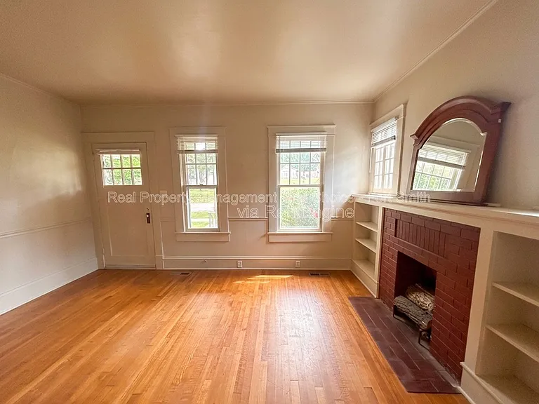 811 N 41st St — Photo 3