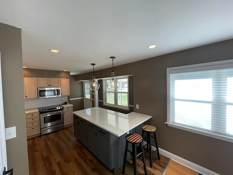 105 E Ring Factory Rd — Photo 3