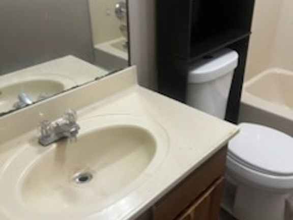 3rd image of 250 Ivie Ln APT 3