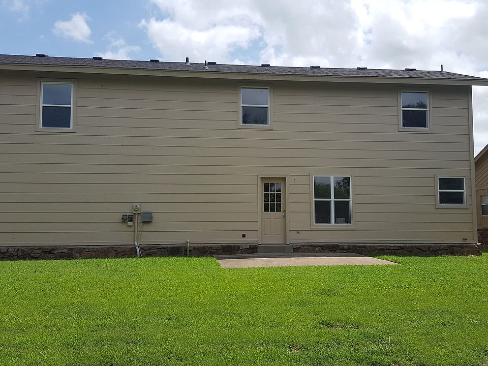 2nd image of 8430 N 117th Ave E