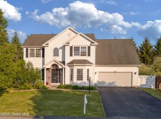 10 Sequoia Dr, Rensselaer, NY 12144