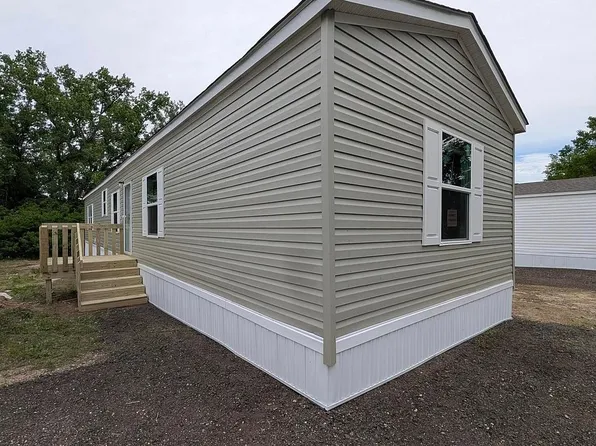 512 Spruce St, Saint George, KS 66535