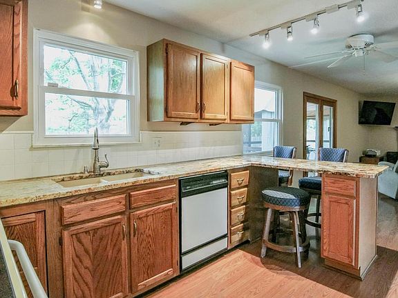 5th image of 5023 Grassland Dr