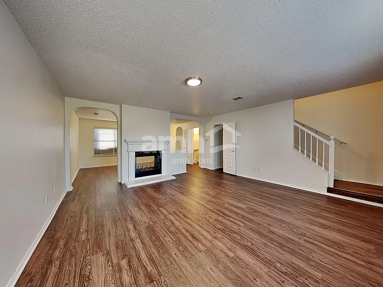 717 Timber Trl — Photo 7