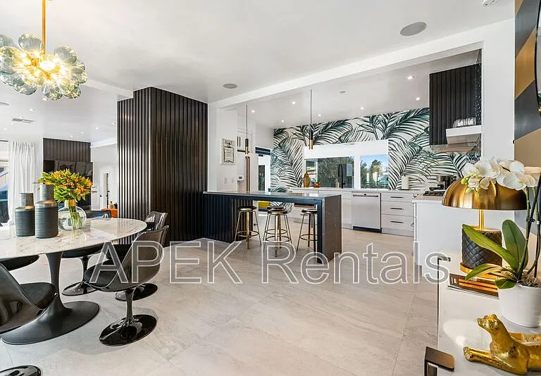 2325 N Girasol Ave — Photo 32