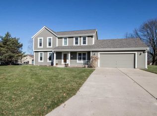 11750 W Whitaker Ave, Greenfield, WI 53228