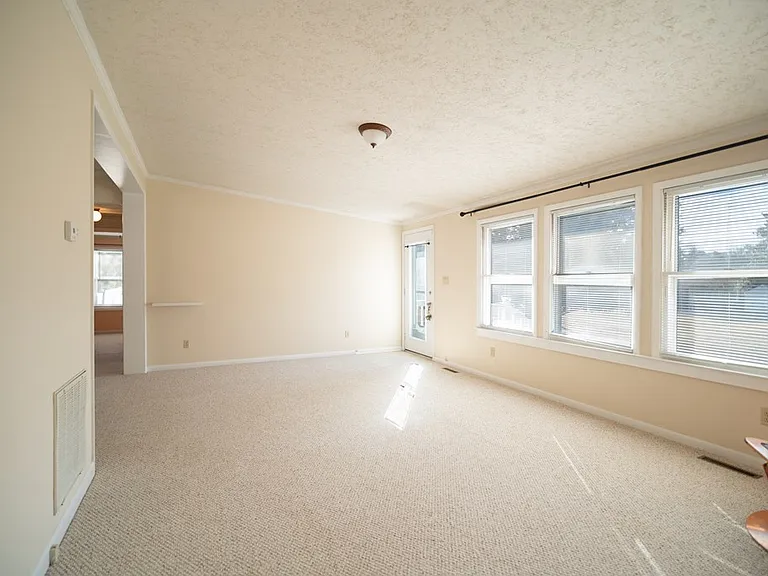 400 Brent Pl — Photo 9