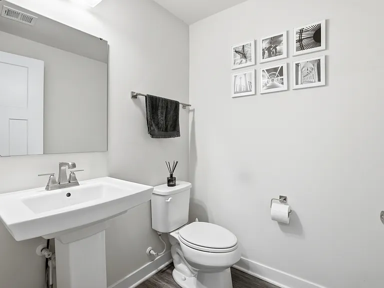 4915 Crest View Dr — Photo 12
