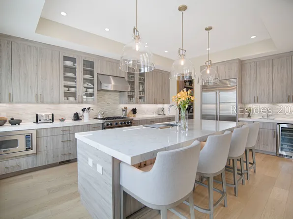 5 Barrier Beach Cv, Hilton Head Island, SC 29928