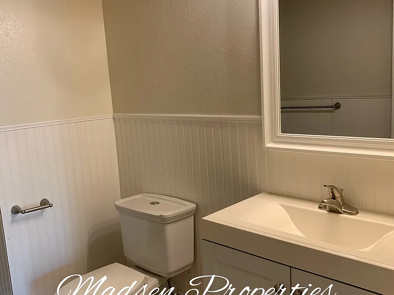 1340 W 4th St #2 — Photo 8