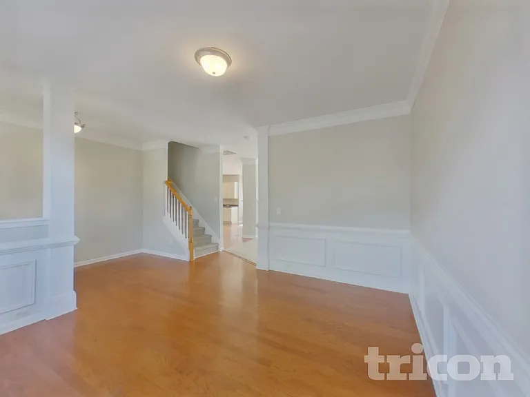 527 W Saddletree Dr — Photo 5