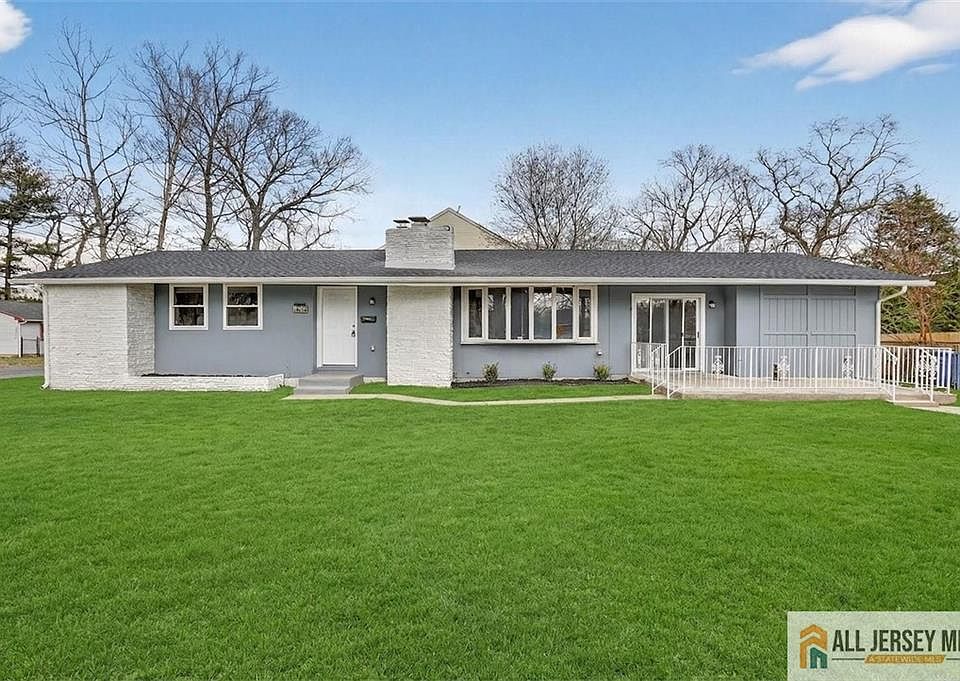 1st image of 1102 Evergreen Blvd
