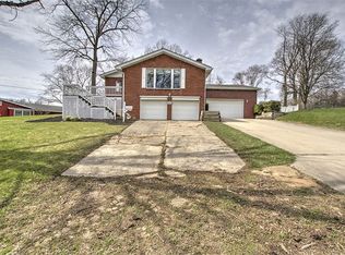 615 Sheridan Dr, Decatur, IL 62521