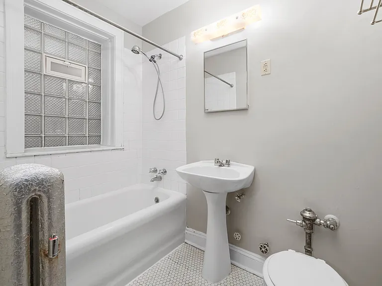 820 Reba Pl #2S — Photo 7