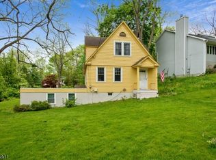 37 Ideal St, Gillette, NJ 07933