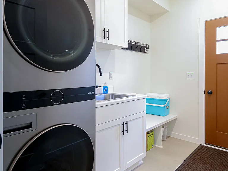 126 Brooklyn Cir — Photo 31