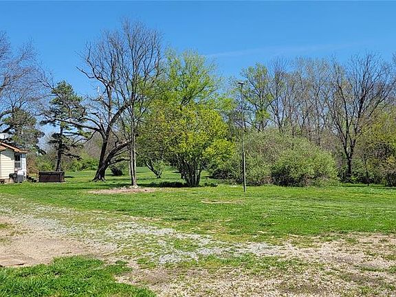 4th image of 2931 Brune Rd