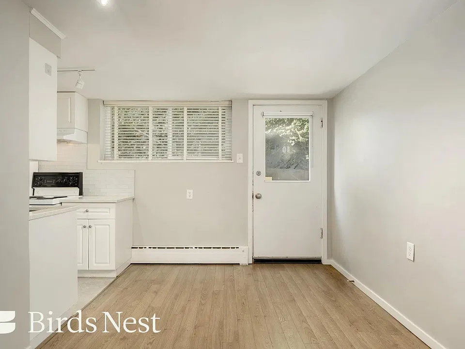 1445 W 11th Ave #10