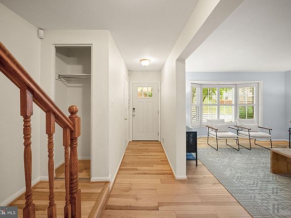 5th image of 5752 Crownleigh Ct