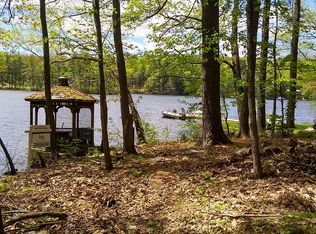 9 Lookout Point Ln, Nottingham, NH 03290