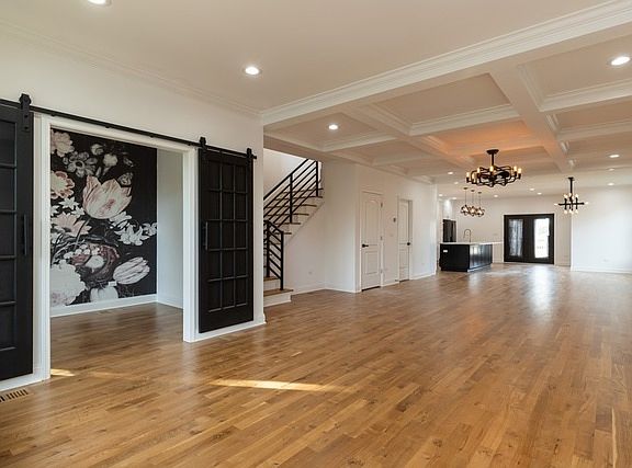 3rd image of 2514 Harvey Ave