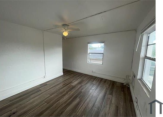 2nd image of 840 NW 5th Ave APT 7