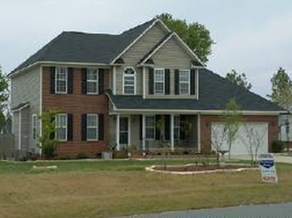 45 Woodshire Dr, Lillington, NC 27546