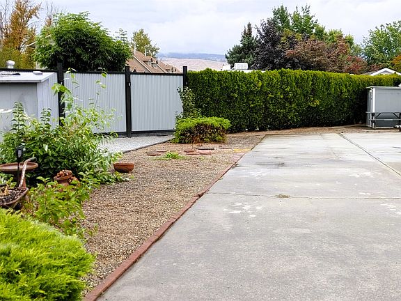 3rd image of 415 Commonwealth Rd #803