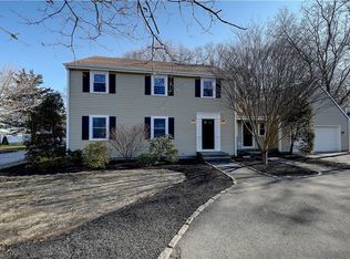 61 Lamson Rd, Barrington, RI 02806