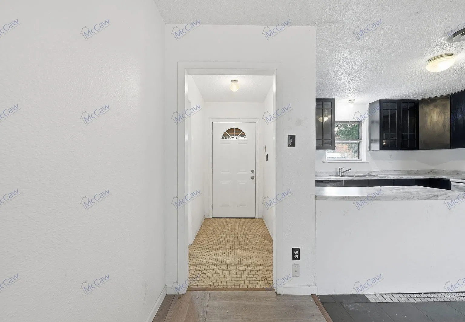 3 bed, 2.0 bath, 1675 sqft, $1,900 — Photo 4