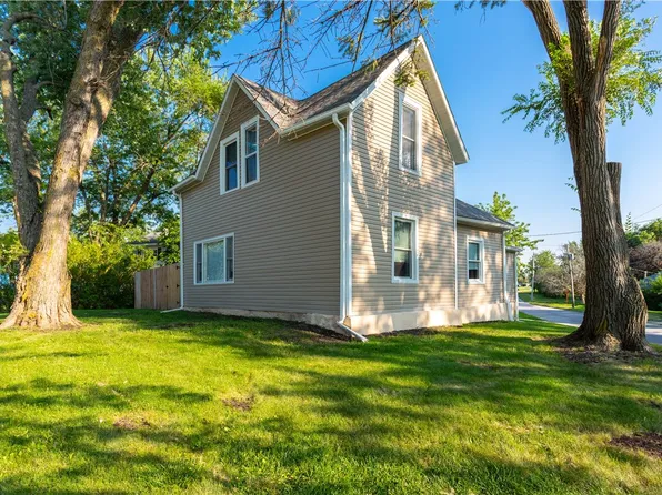 1544 Osceola Ave, Chariton, IA 50049