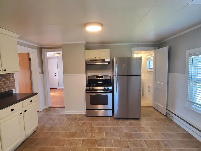 1607 Allen St — Photo 2