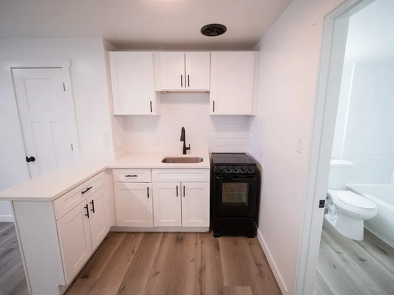 328 E 2nd Ave #6 — Photo 6
