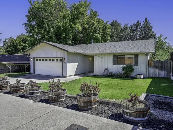 917 Arlene Ct, Yreka, CA 96097