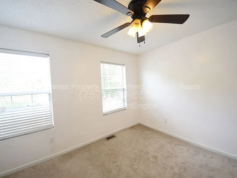 1549 River Creek Cres — Photo 22