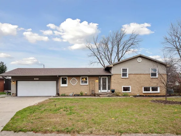 615 5th Avenue Dr W, Andalusia, IL 61232