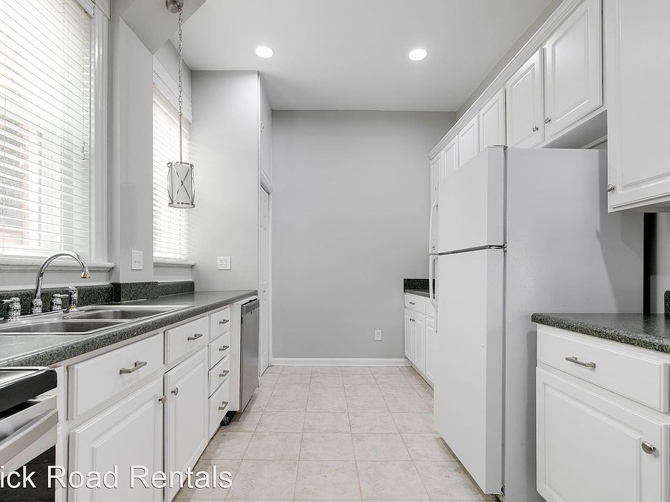 1st image of 405 N Davis Ave #3645550