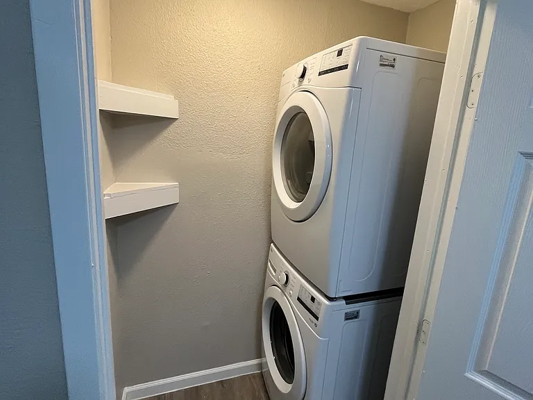 2100 Camden Dr — Photo 17